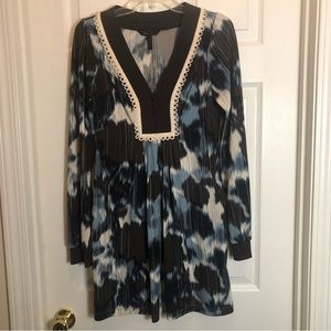 BCBG MaxAzria Long Sleeve V-Neck Dress  Size Small